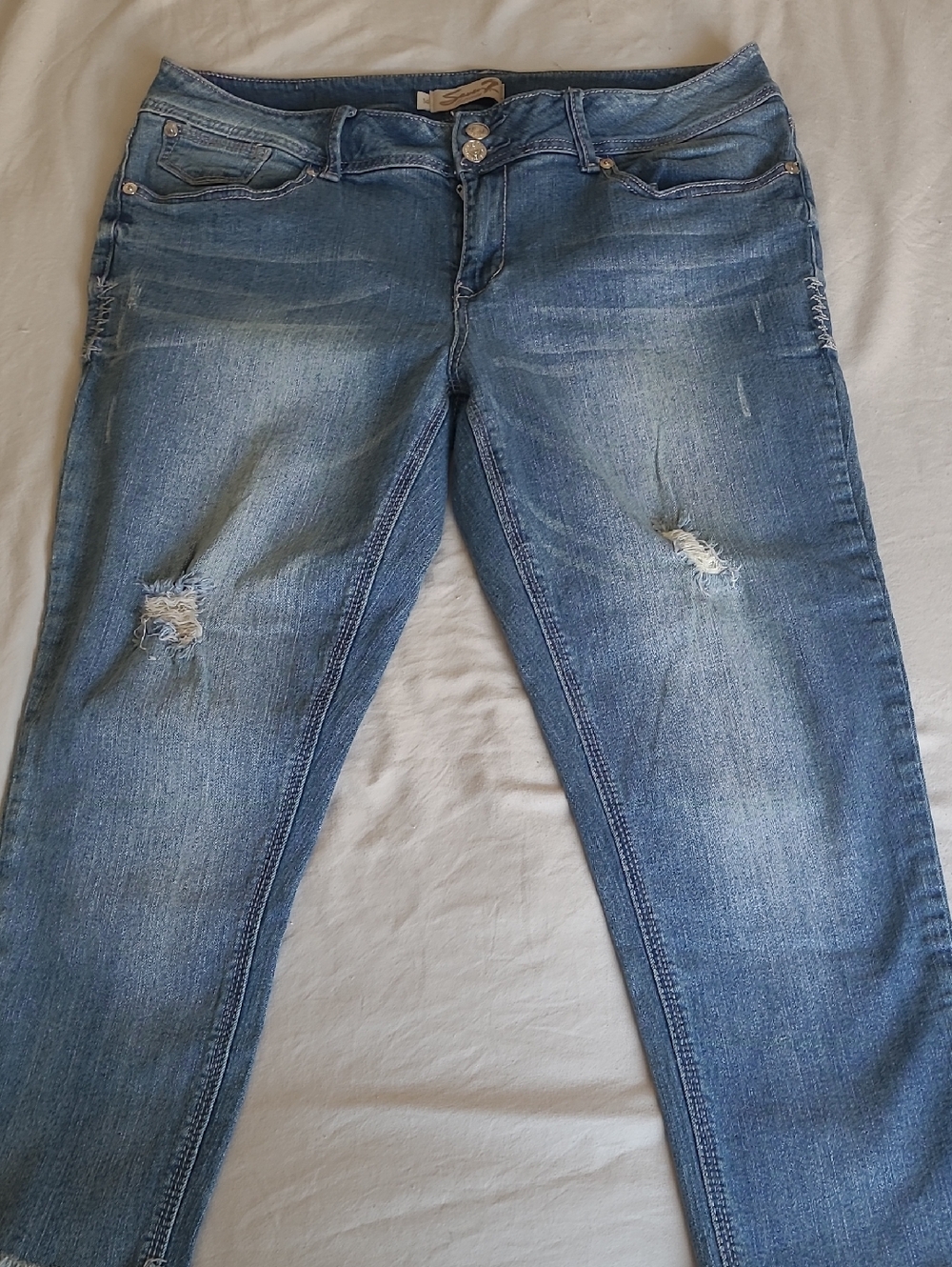 Seven7 Light Blue Skinny Ripped Jeans Capri